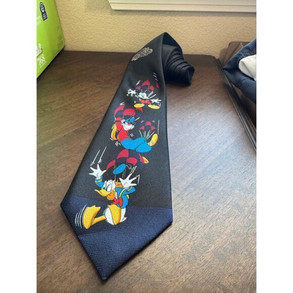 Disney Neck Tie Mickey Donald Goofy parachuting